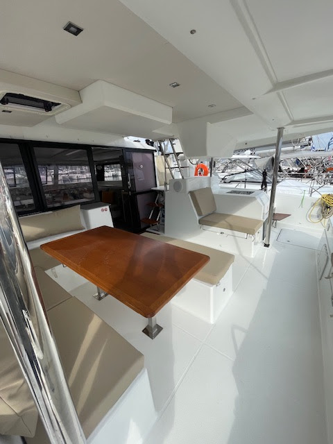 Photo #4 - Fountaine Pajot Saona 47 Quintet - 5 + 1 cab. (Red Rose) in Mykonos - 39353