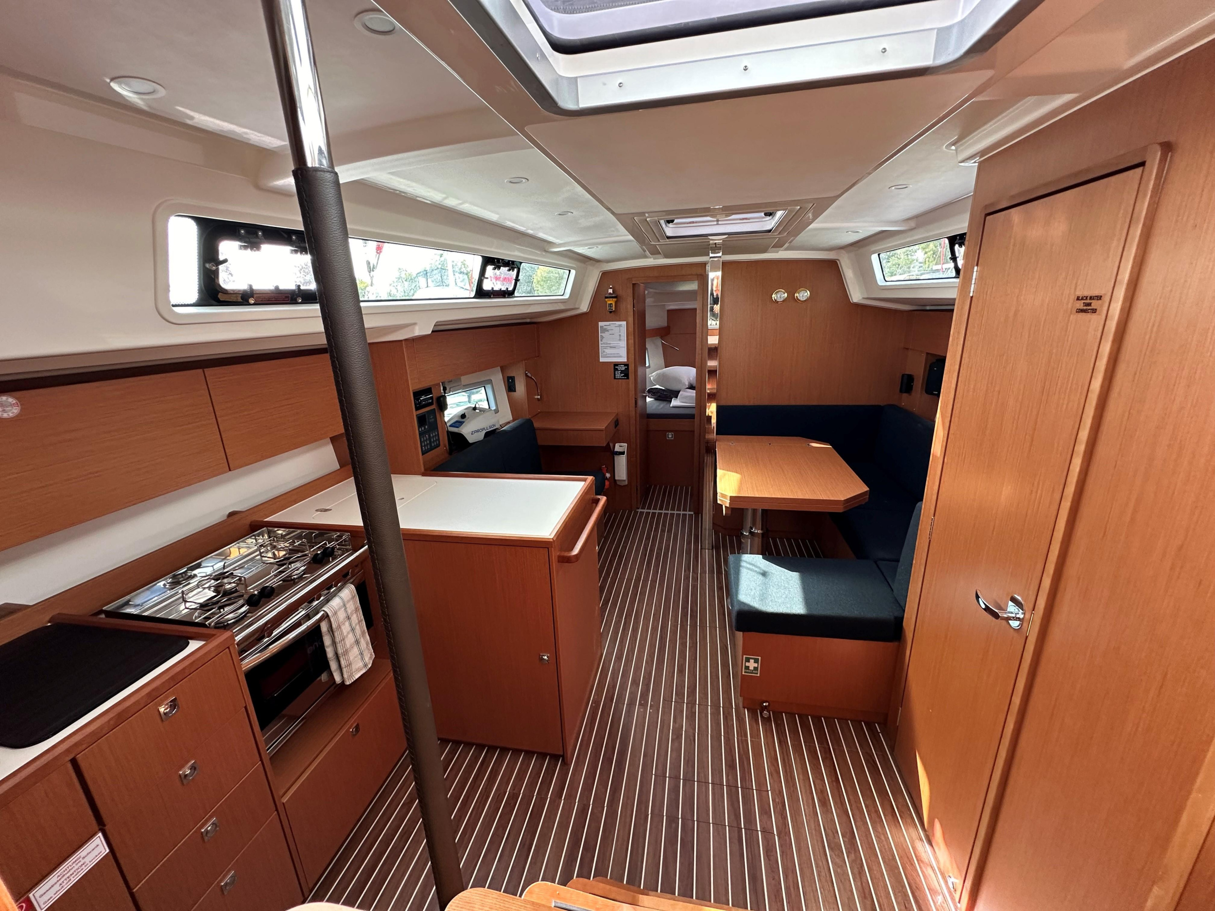 Photo #4 - Bavaria C38 (Melina) en Atenas - 39366