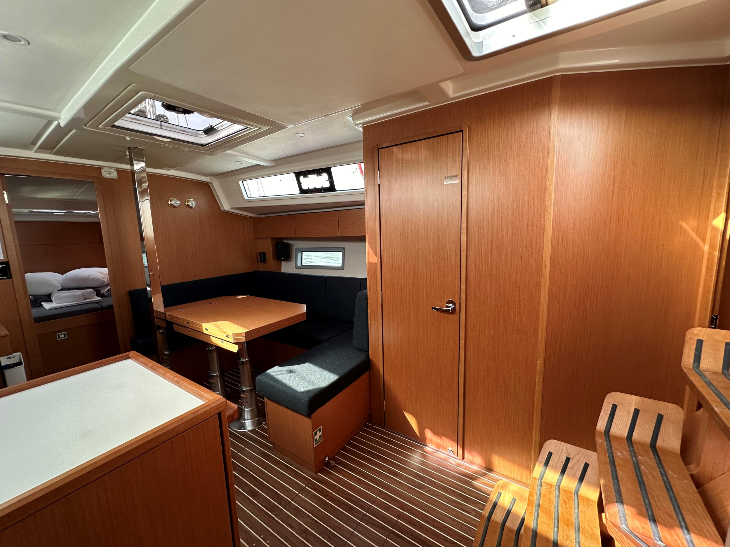 Photo #7 - Bavaria C38 (Melina) en Atenas - 39366