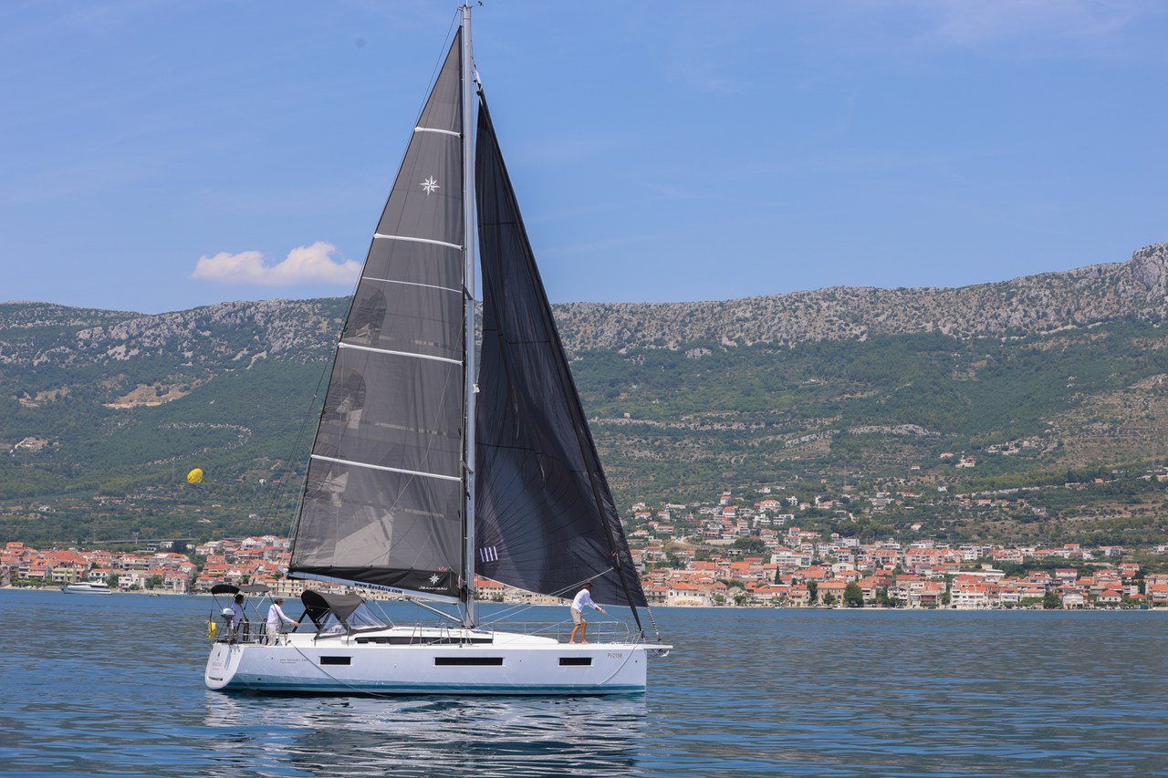 Photo #5 - Sun Odyssey 440 - 3 cab. (Dreamcatcher) in Kastela - 39370