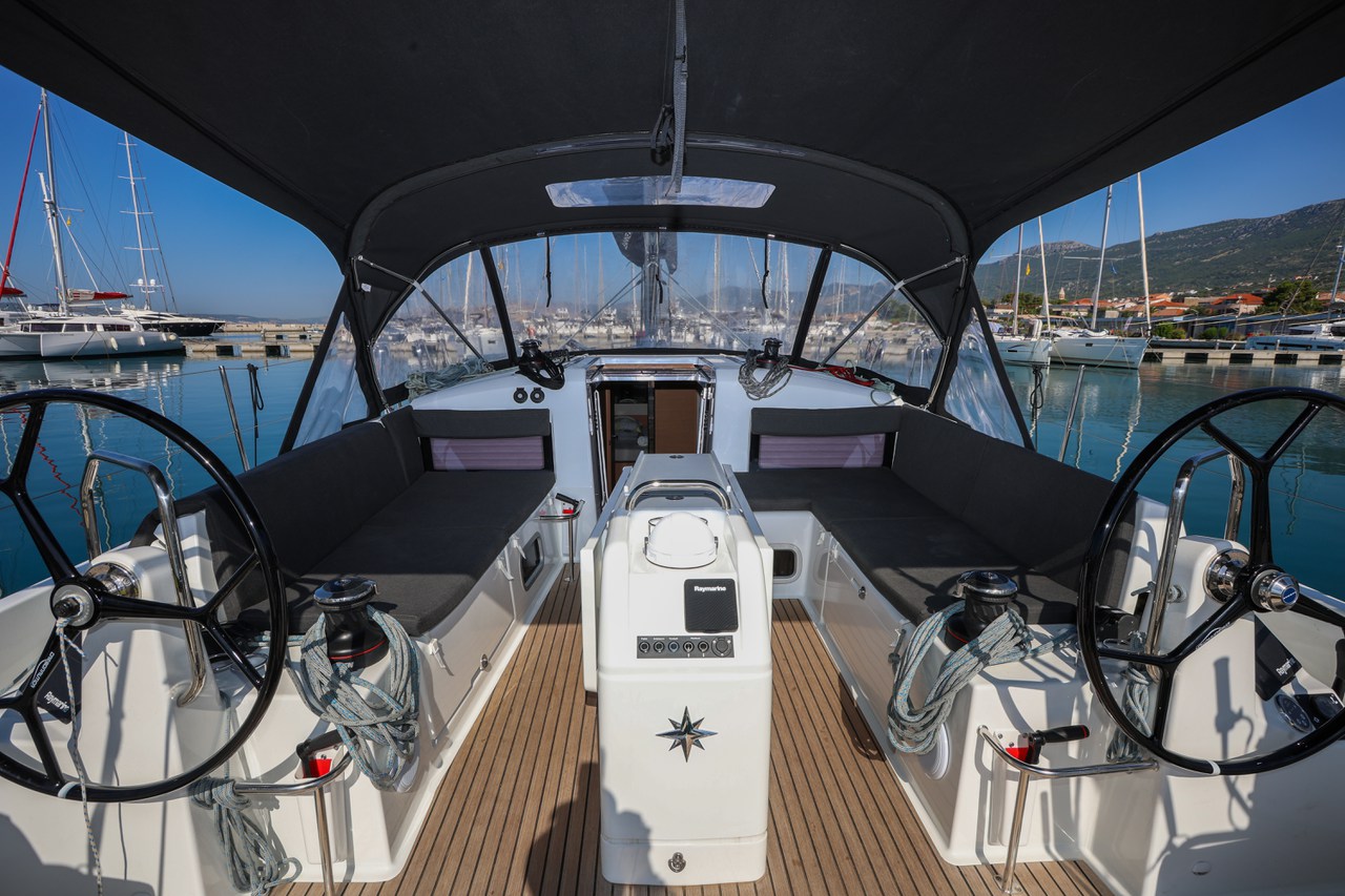 Photo #12 - Sun Odyssey 440 - 3 cab. (Dreamcatcher) in Kastela - 39370