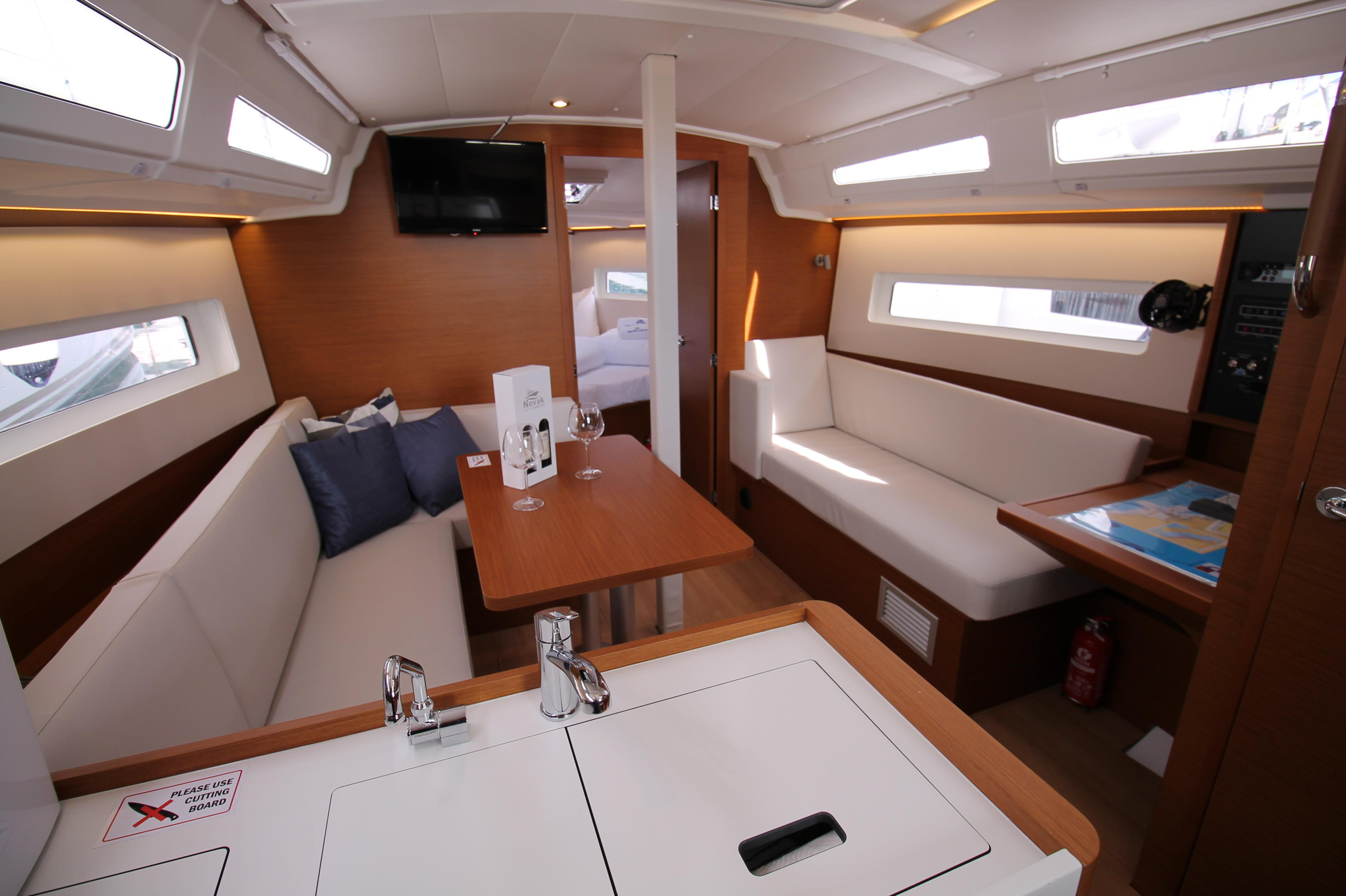 Photo #10 - Sun Odyssey 380 (Evita) in Biograd - 39372