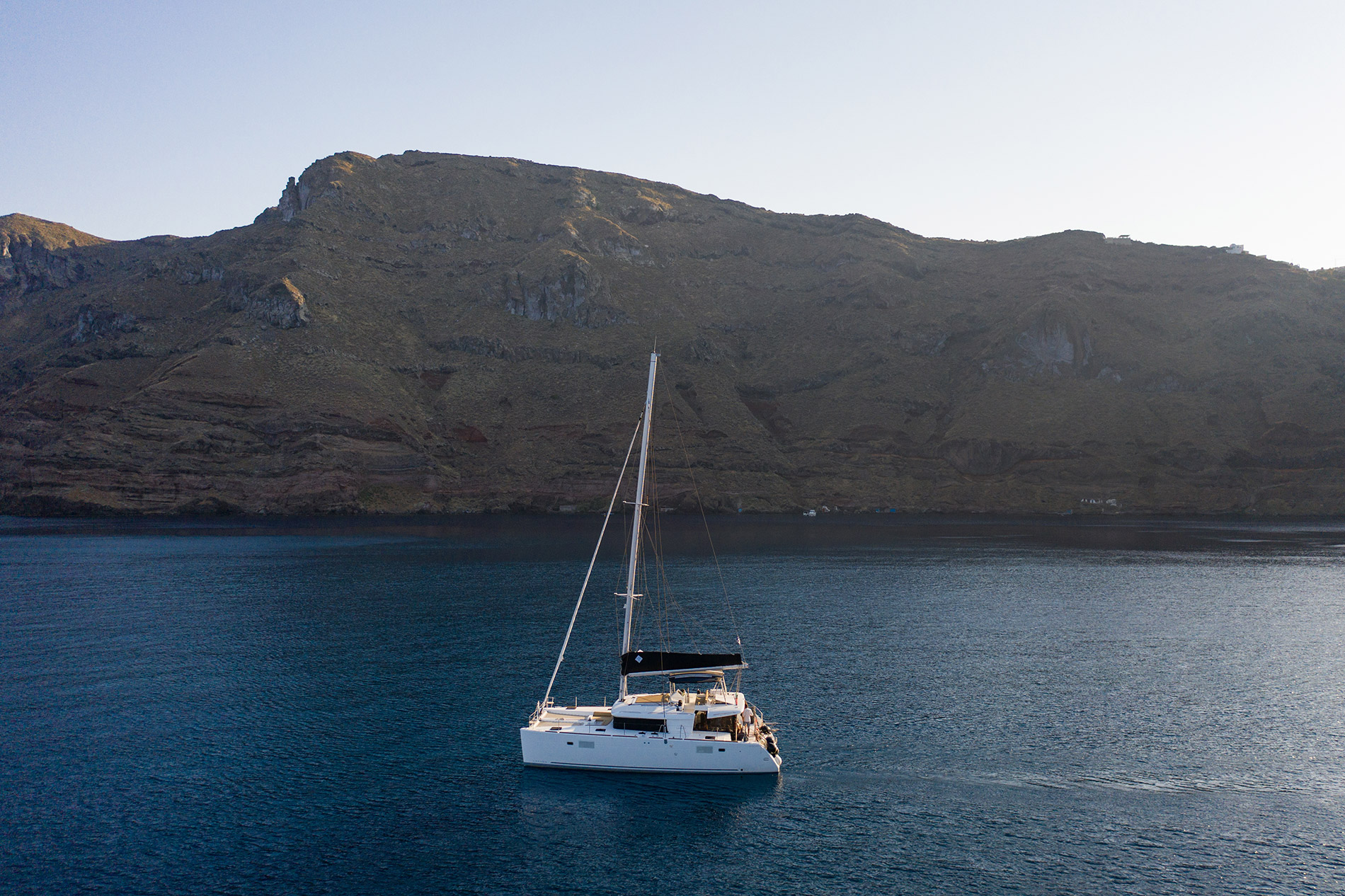 Photo #4 - Lagoon 450 F - 4 + 1 cab. (Madicon) en Santorin - 39373