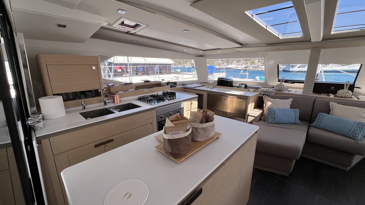 Photo #14 - Fountaine Pajot Aura 51 - 6 cab (Three Dee) en Lavrion - 39383