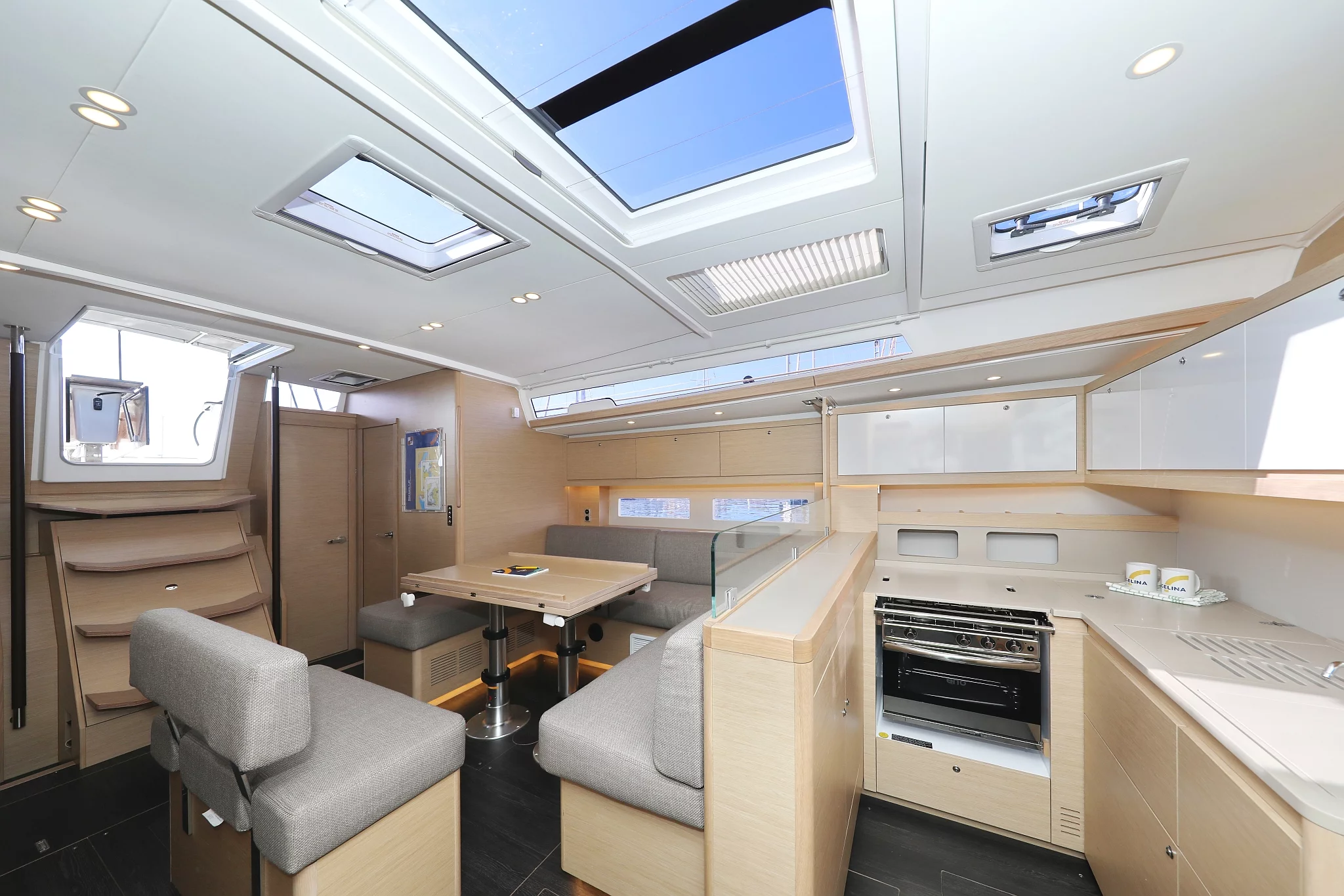 Dufour 530 - 6 cab. (Dreamweaver)  - 17