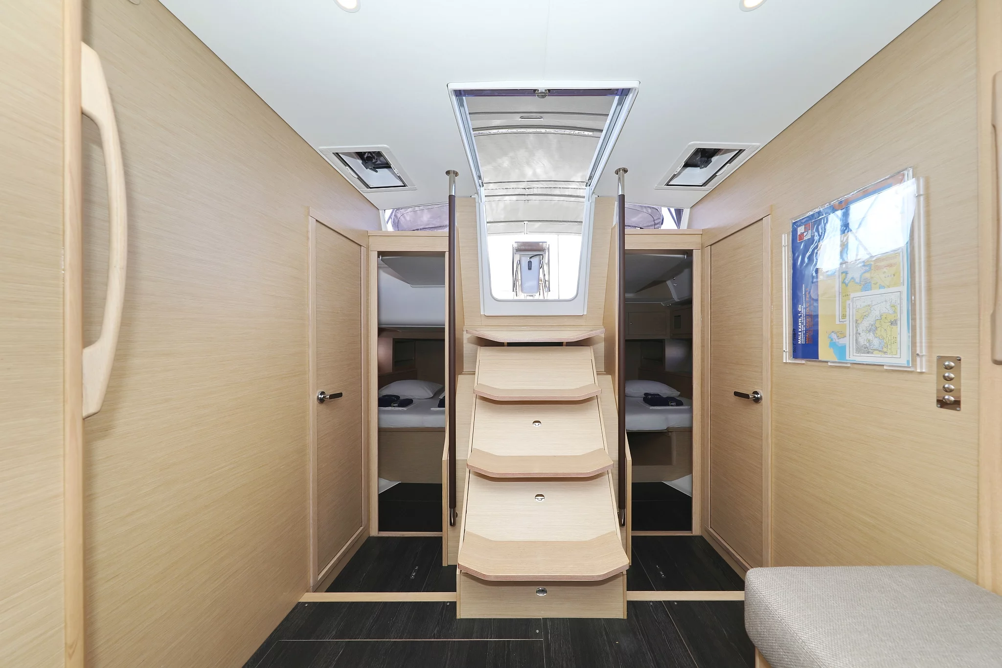 Dufour 530 - 6 cab. (Dreamweaver)  - 22