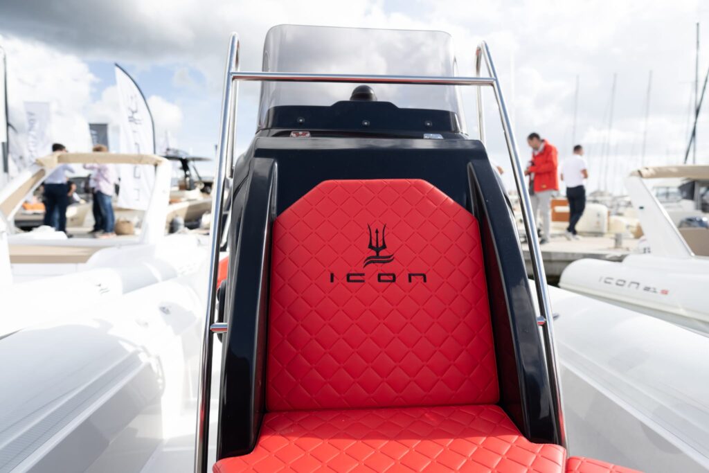 Photo #9 - ICON 24 S (Icon 24 S) en Petrcane - 39413