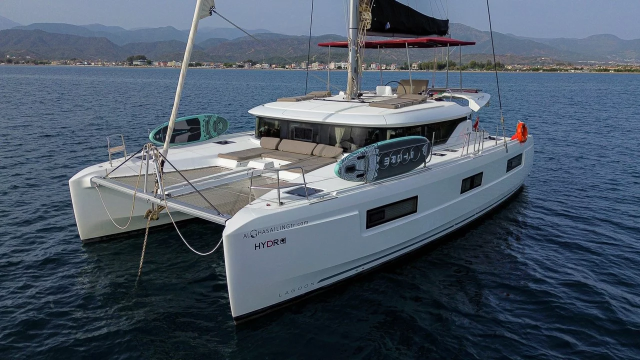 Lagoon 46 - 4 + 1 cab. (Hydra)  - 1
