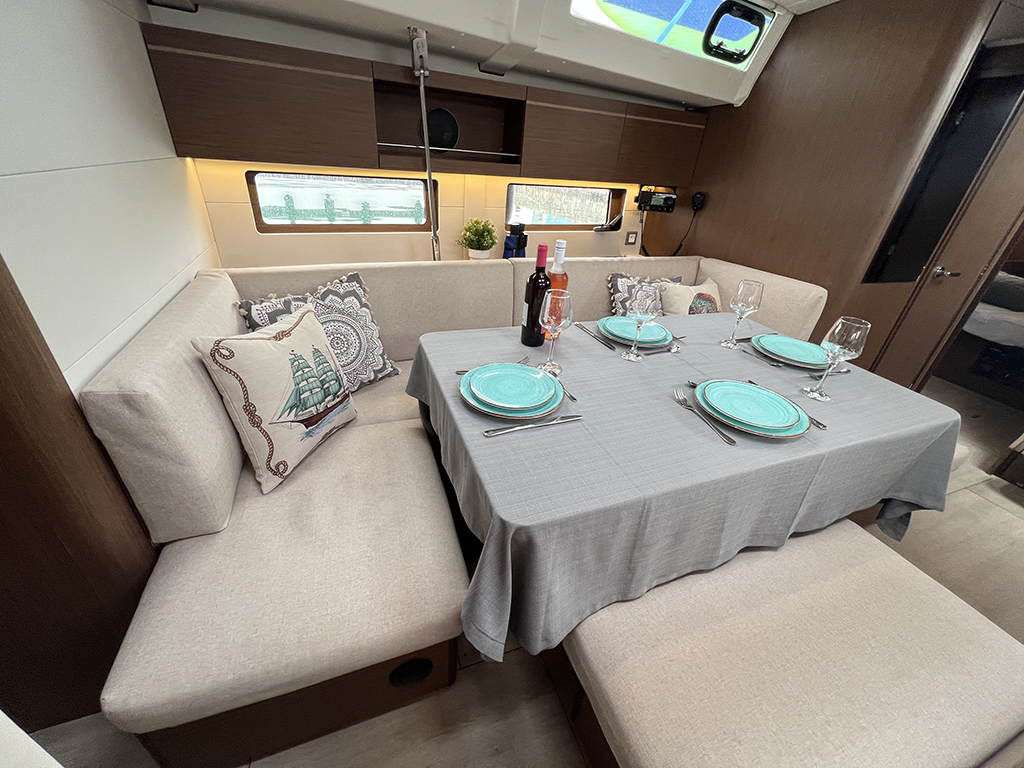 Photo #11 - Oceanis 46.1 (Lella Belle) in Athen - 39430