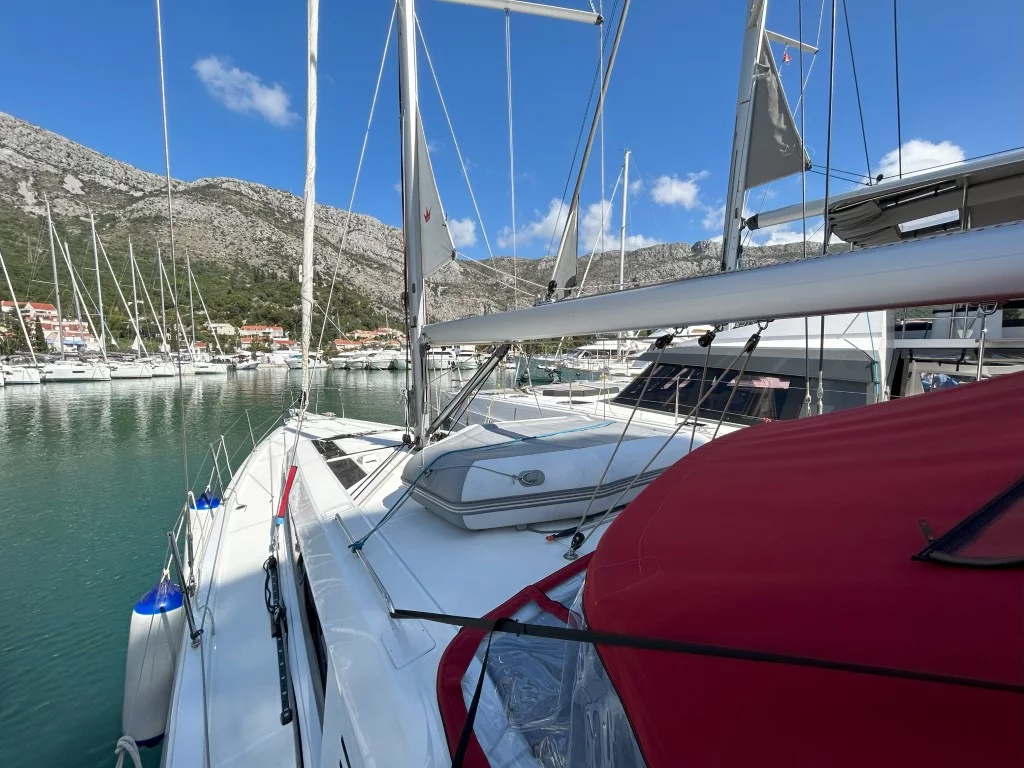 Oceanis 46.1 (Bumblebee)  - 5