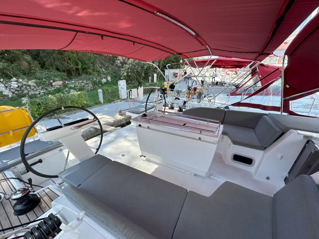 Oceanis 46.1 (Bumblebee)  - 7