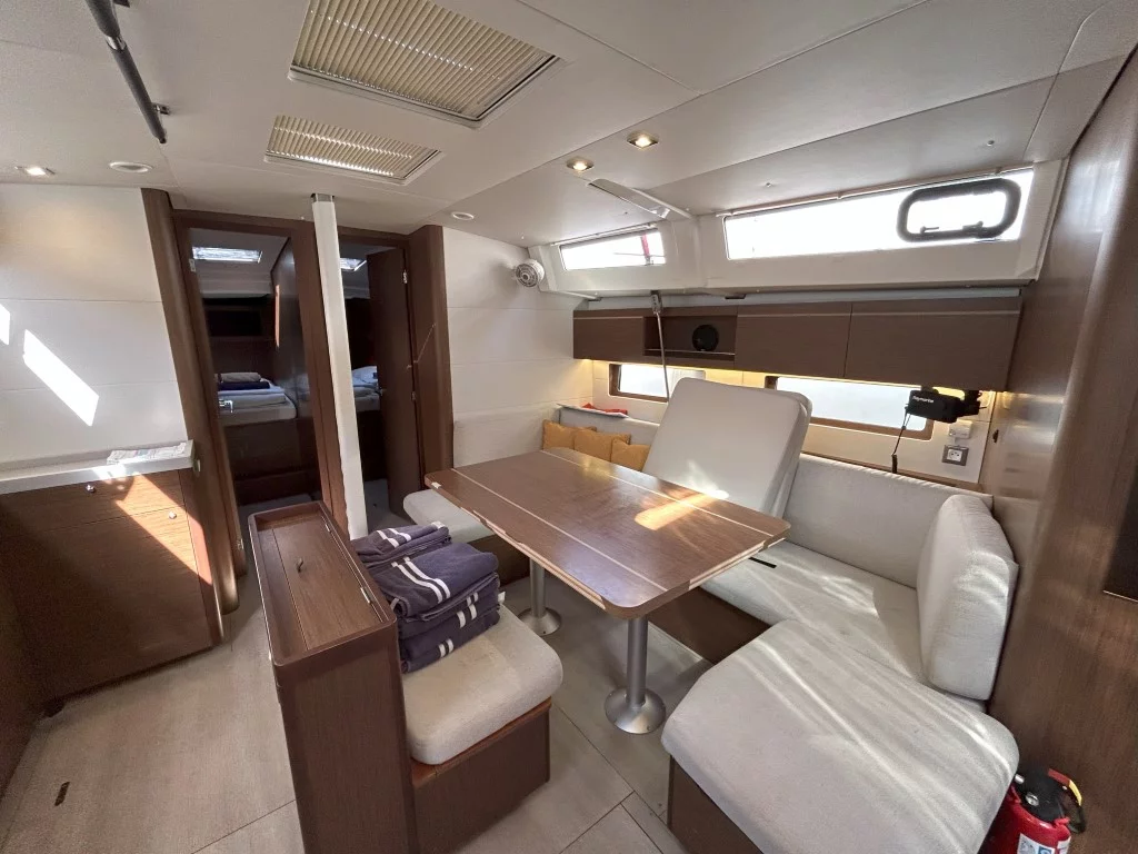 Oceanis 46.1 (Bumblebee)  - 8