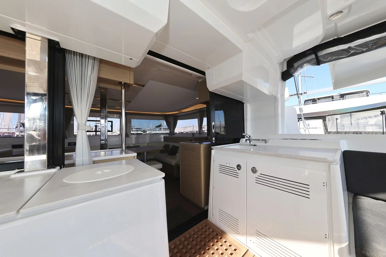 Lagoon 46 - 4 + 2 cab. (Ship Happens)  - 2