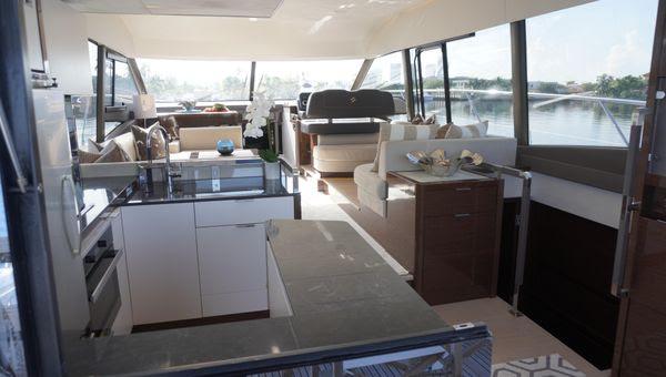 Photo #5 - Prestige 590 Flybridge - 3 + 1 cab. (La Dolce Vita II) in St. Petersburg - 39452