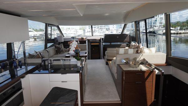 Photo #10 - Prestige 590 Flybridge - 3 + 1 cab. (La Dolce Vita II) in St. Petersburg - 39452