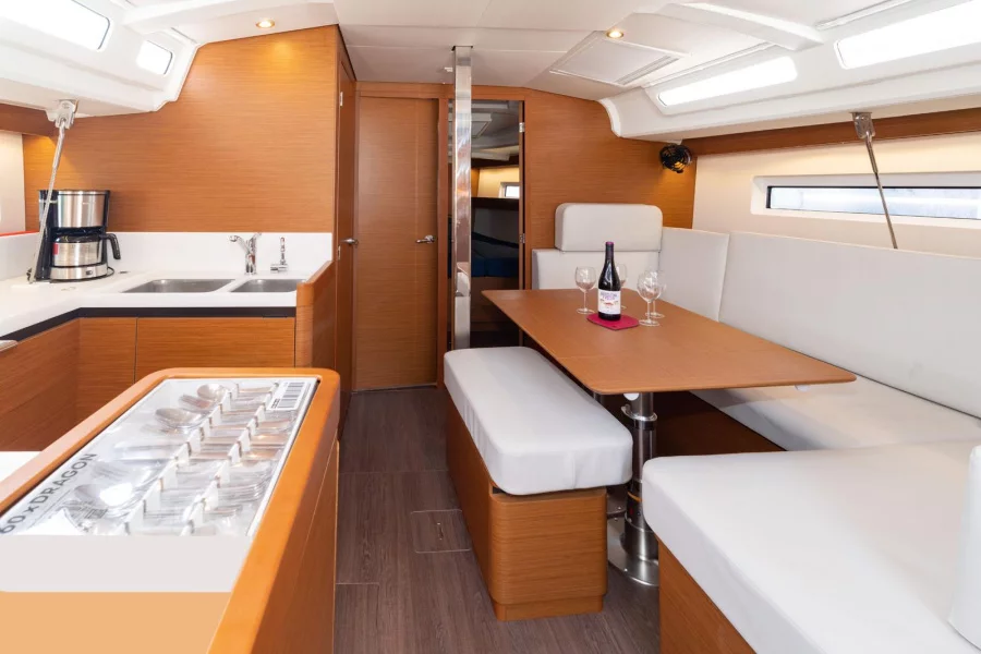 Sun Odyssey 440 (JoElli)  - 10