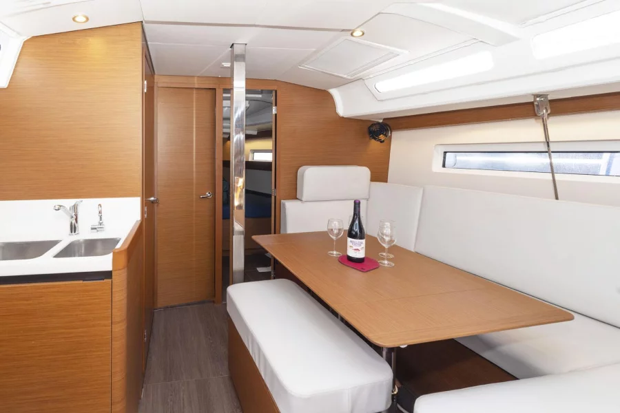 Sun Odyssey 440 (JoElli)  - 12