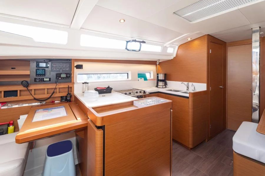 Sun Odyssey 440 (JoElli)  - 14