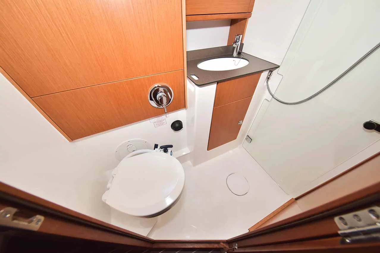 Bavaria Cruiser 51 (Donna I)  - 19