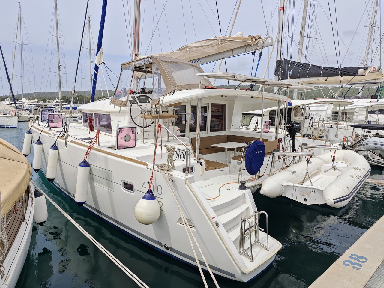 Photo #3 - Lagoon 400 S2 - 4 + 2 cab. (Diego) en Sukosan - 39493