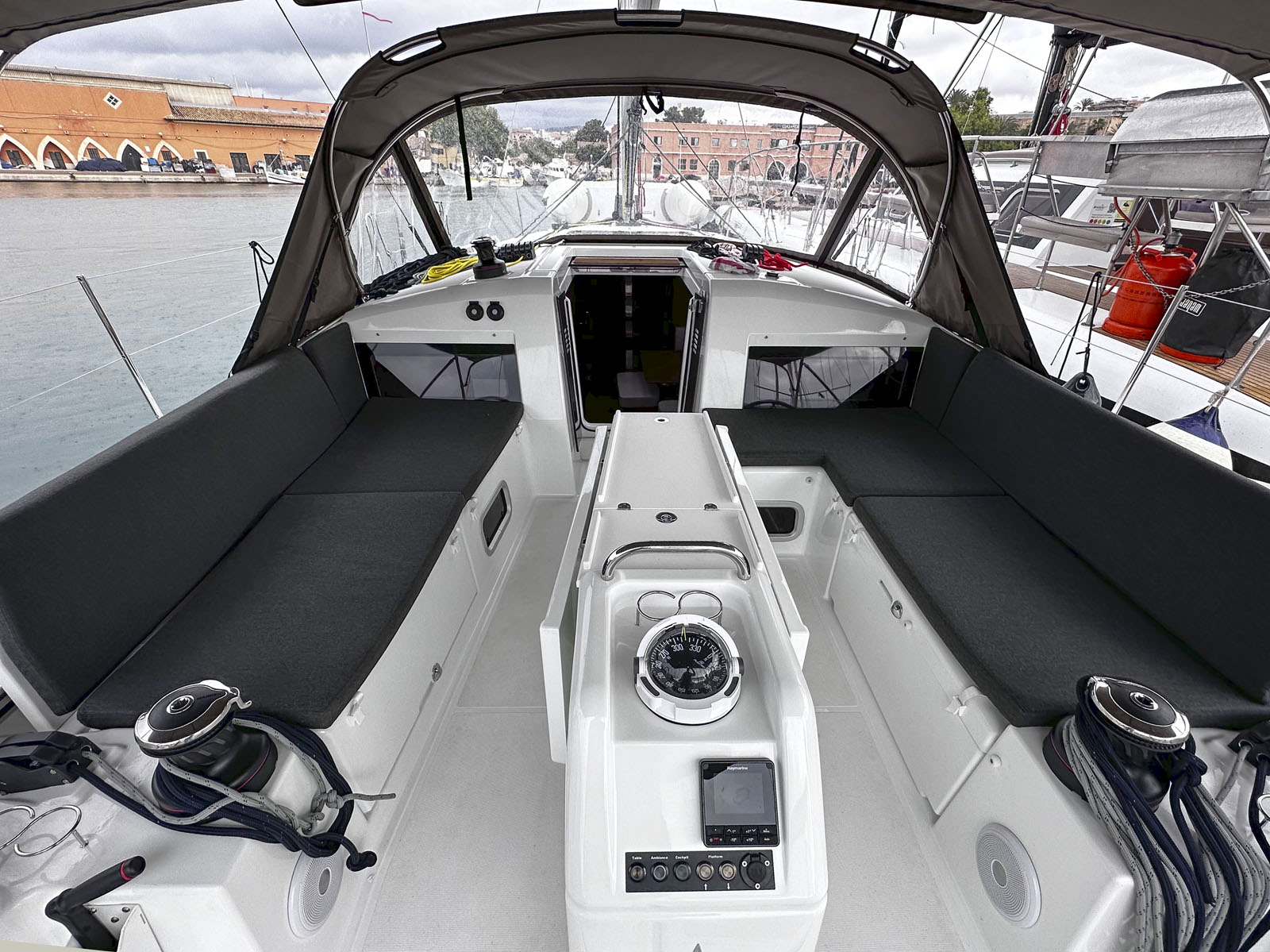 Photo #6 - Sun Odyssey 440 (Tam elli) in Palma - 39505