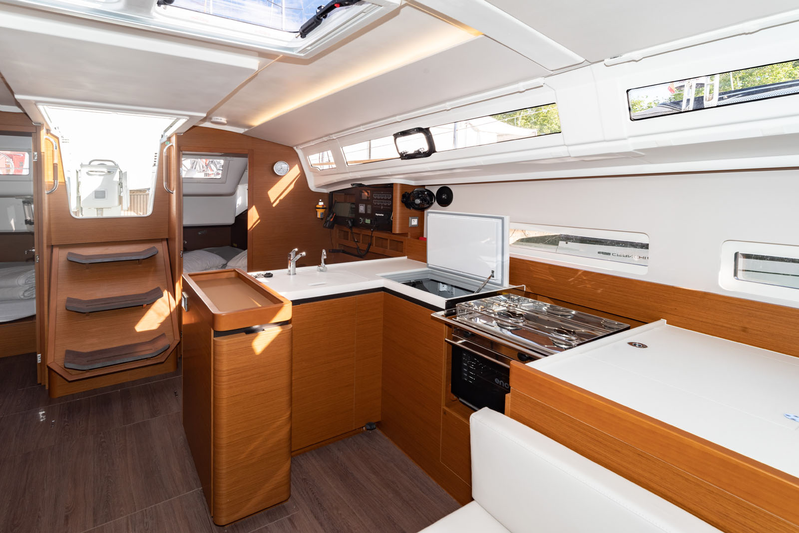 Photo #18 - Sun Odyssey 410 - 3 cab. (Sea Pearl) in Palma - 39506