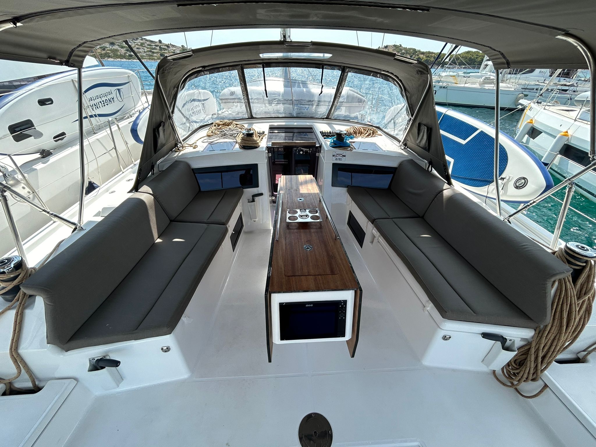 Photo #8 - Dufour 470 - 5 cab. (Sea Breeze) in Tribunj - 39510