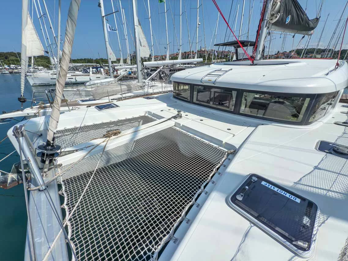 Lagoon 40 - 4 + 2 cab (Blue)  - 9