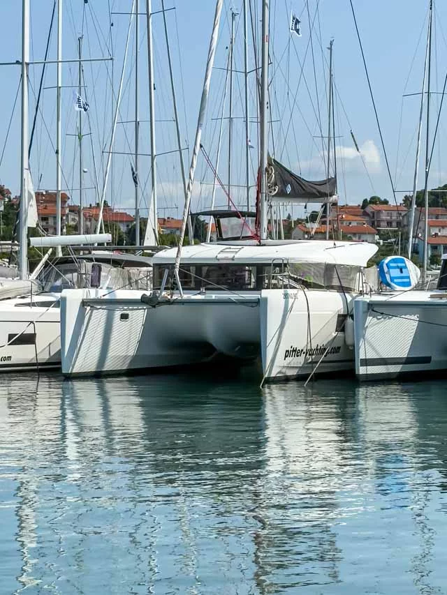 Lagoon 40 - 4 + 2 cab (Blue)  - 11