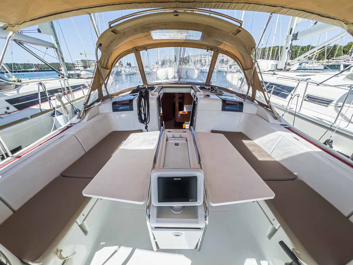 Photo #9 - Sun Odyssey 449 (Pagomo capri) in Pula - 39540