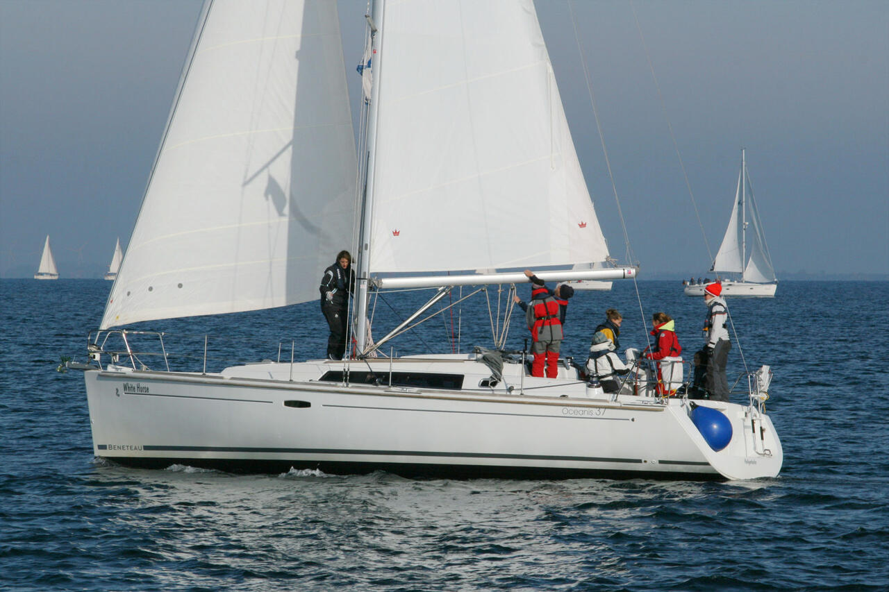 Photo #6 - Oceanis 37 (White Horse) in Flensburg - 39571