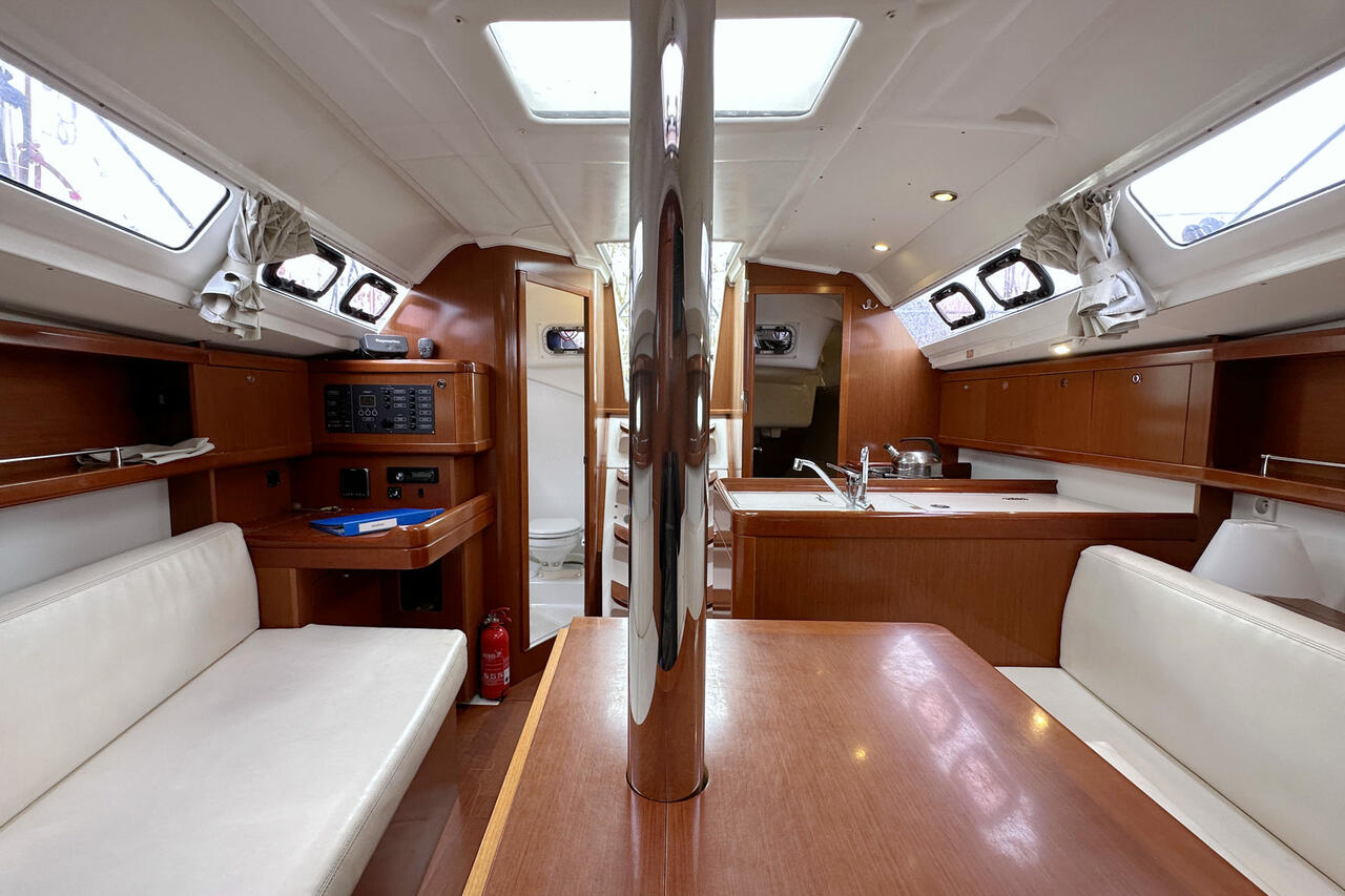 Photo #13 - Oceanis 31 (Sunshine) in Barth - 39576