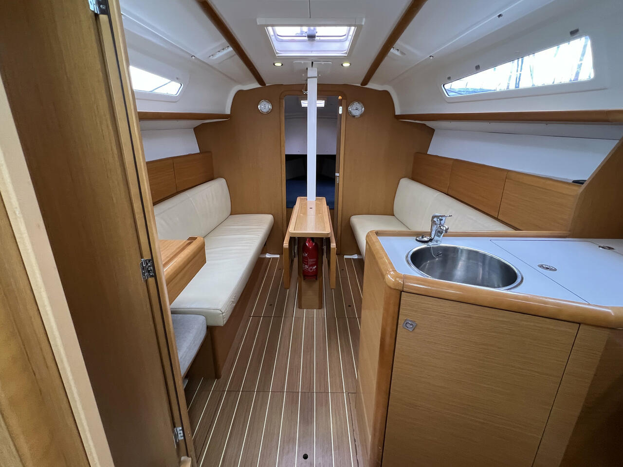Photo #12 - Sun Odyssey 30i (Lightning) in Barth - 39581