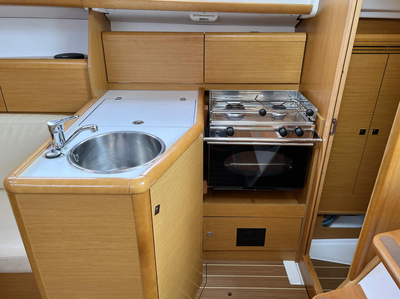 Photo #15 - Sun Odyssey 30i (Lightning) in Barth - 39581