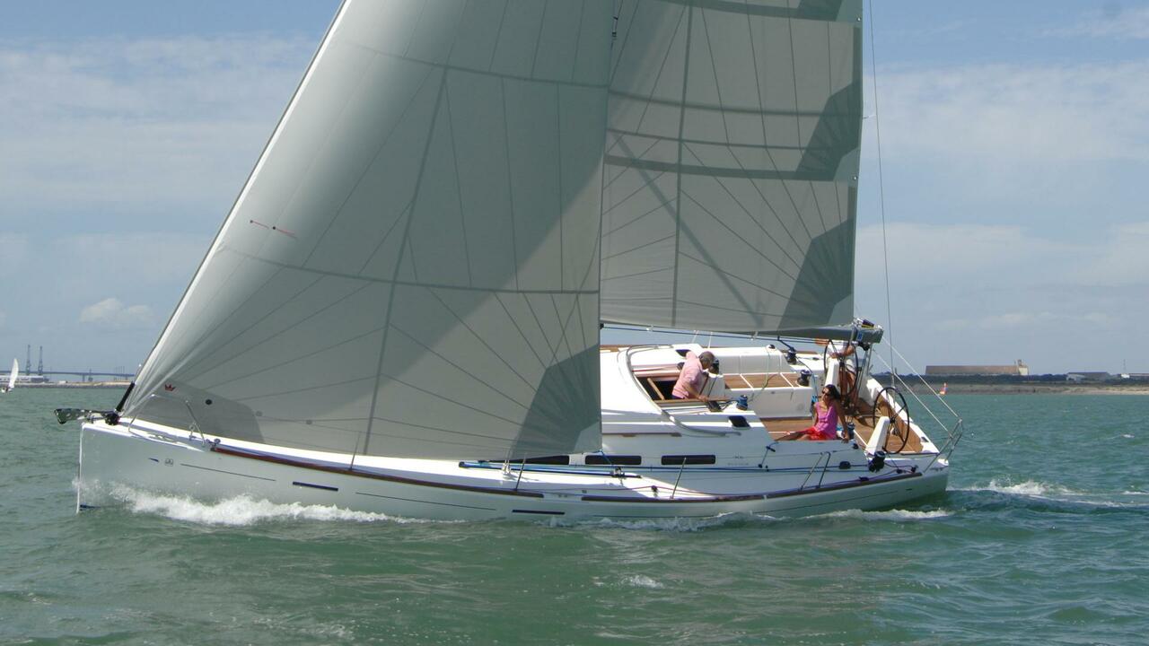 Photo #6 - Dufour 40E (Passion) in Flensburg - 39611