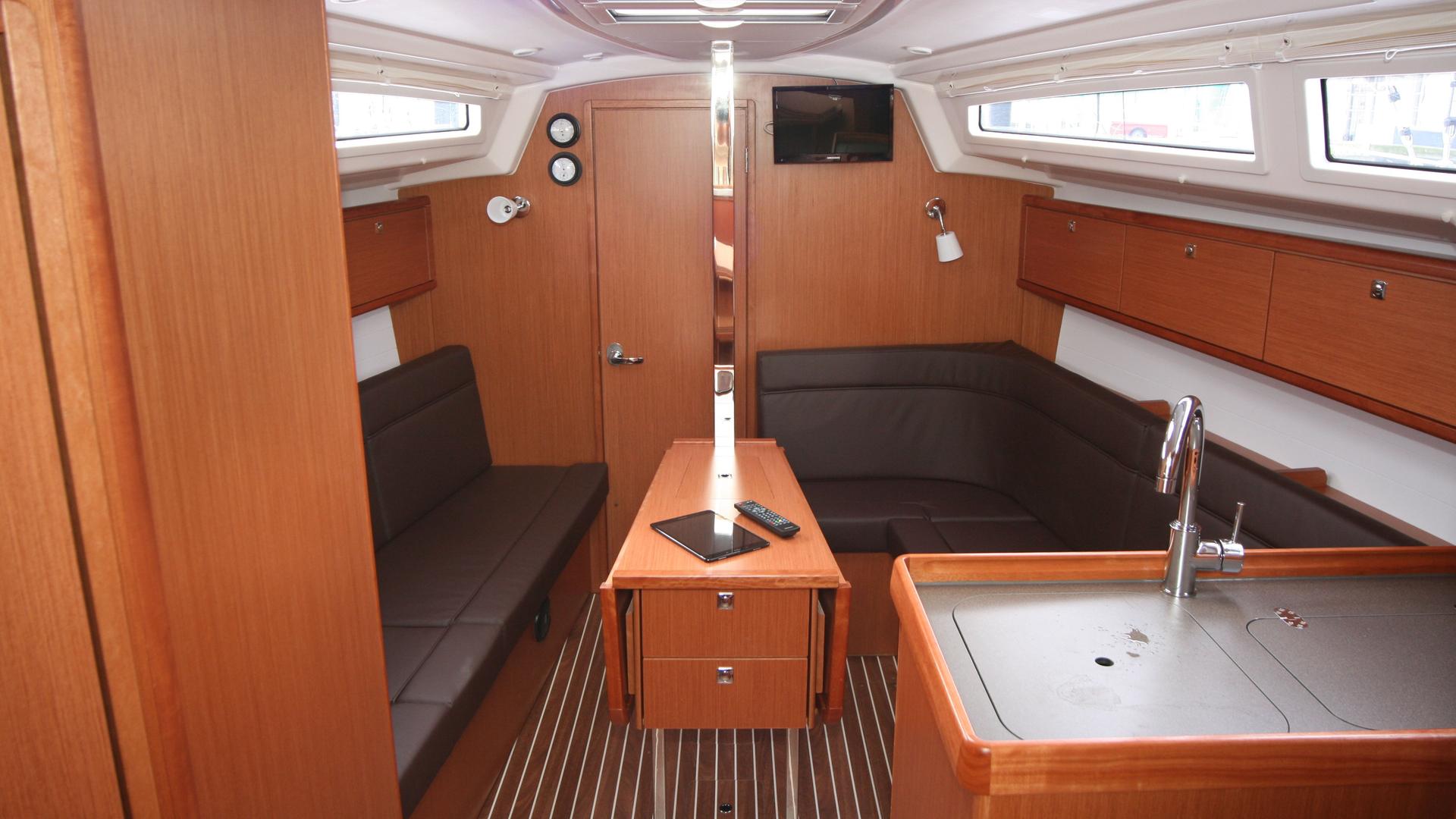 Photo #11 - Bavaria Cruiser 34 (Larabay) en  - 39613
