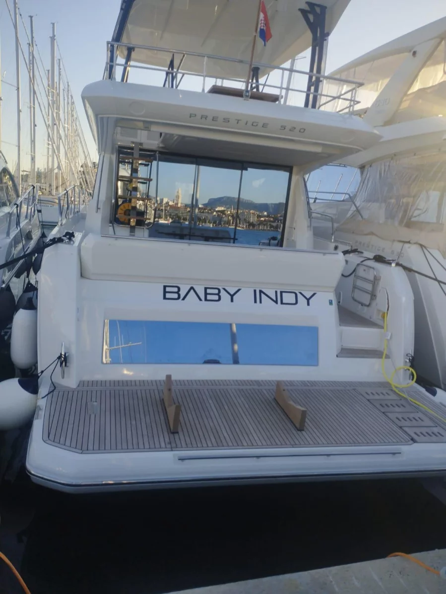 Prestige 520 Flybridge (Baby Indy)  - 0