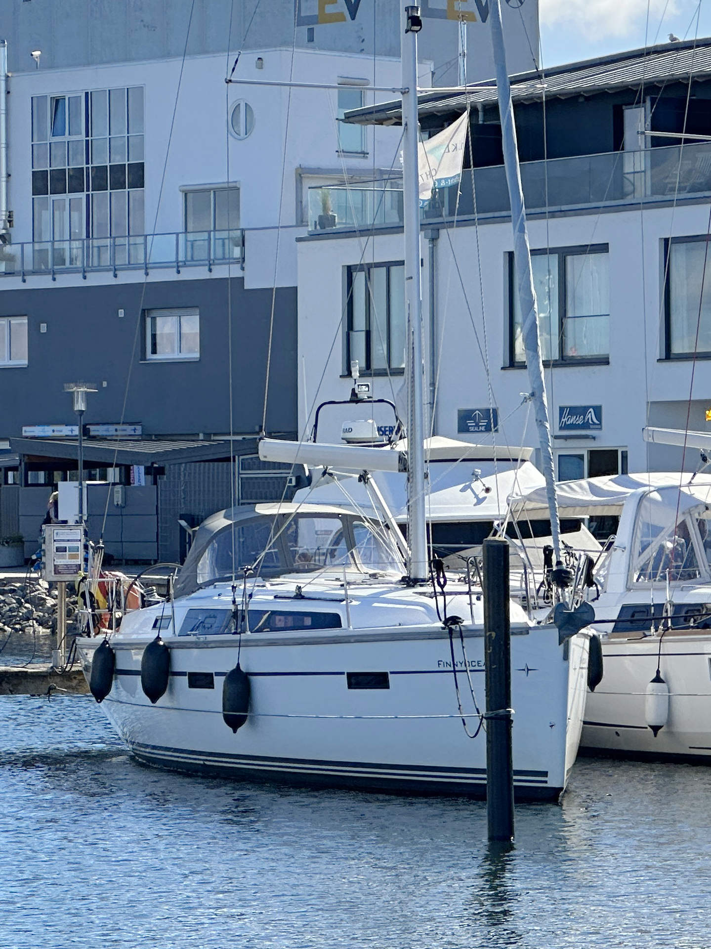 Photo #4 - Bavaria Cruiser 37 - 3 cab. (Finny Ocean) in  - 39615