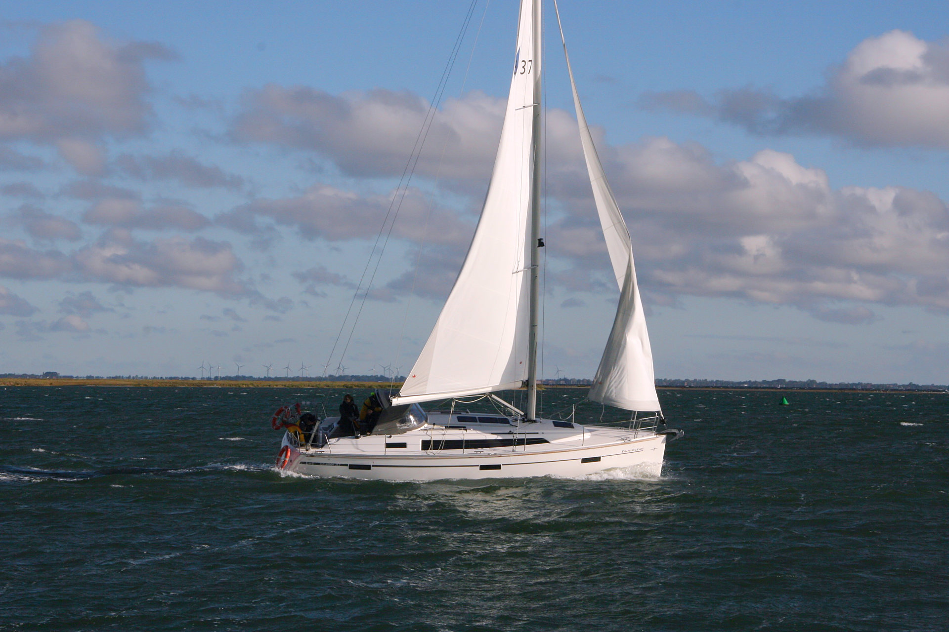 Photo #6 - Bavaria Cruiser 37 - 3 cab. (Finny Ocean) in  - 39615