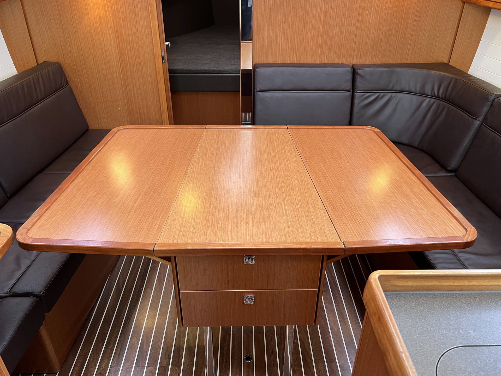 Photo #12 - Bavaria Cruiser 37 - 3 cab. (Finny Ocean) in  - 39615