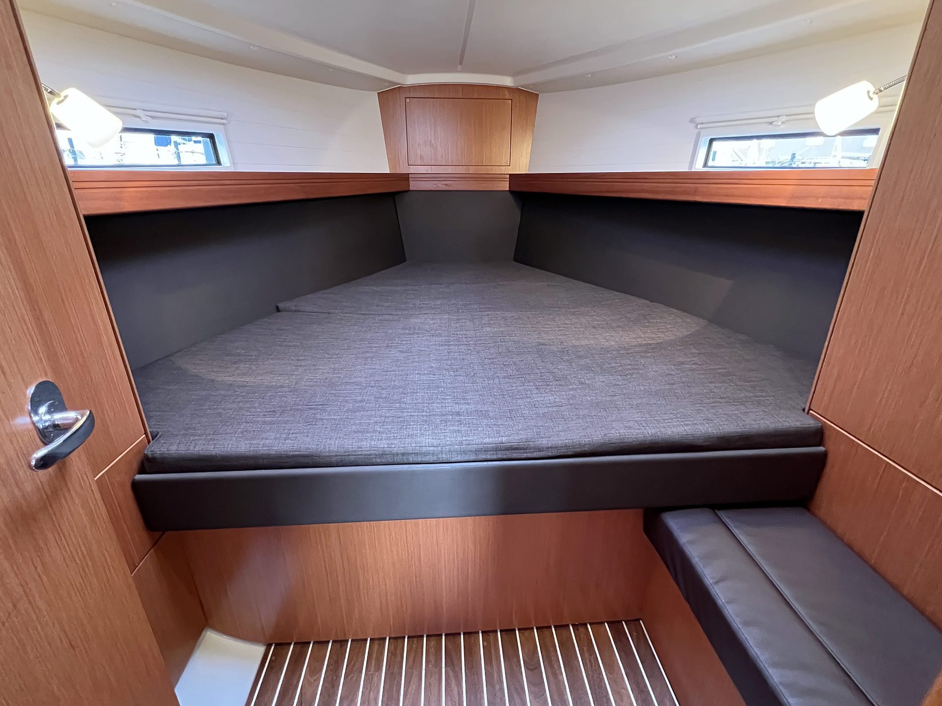 Photo #14 - Bavaria Cruiser 37 - 3 cab. (Finny Ocean) in  - 39615