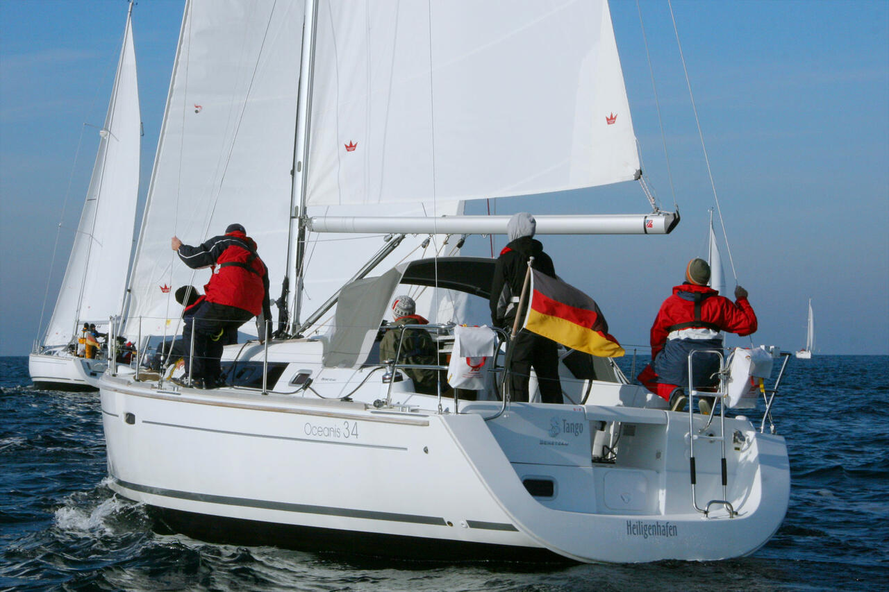 Photo #4 - Oceanis 34.2 (Tango) in Barth - 39618