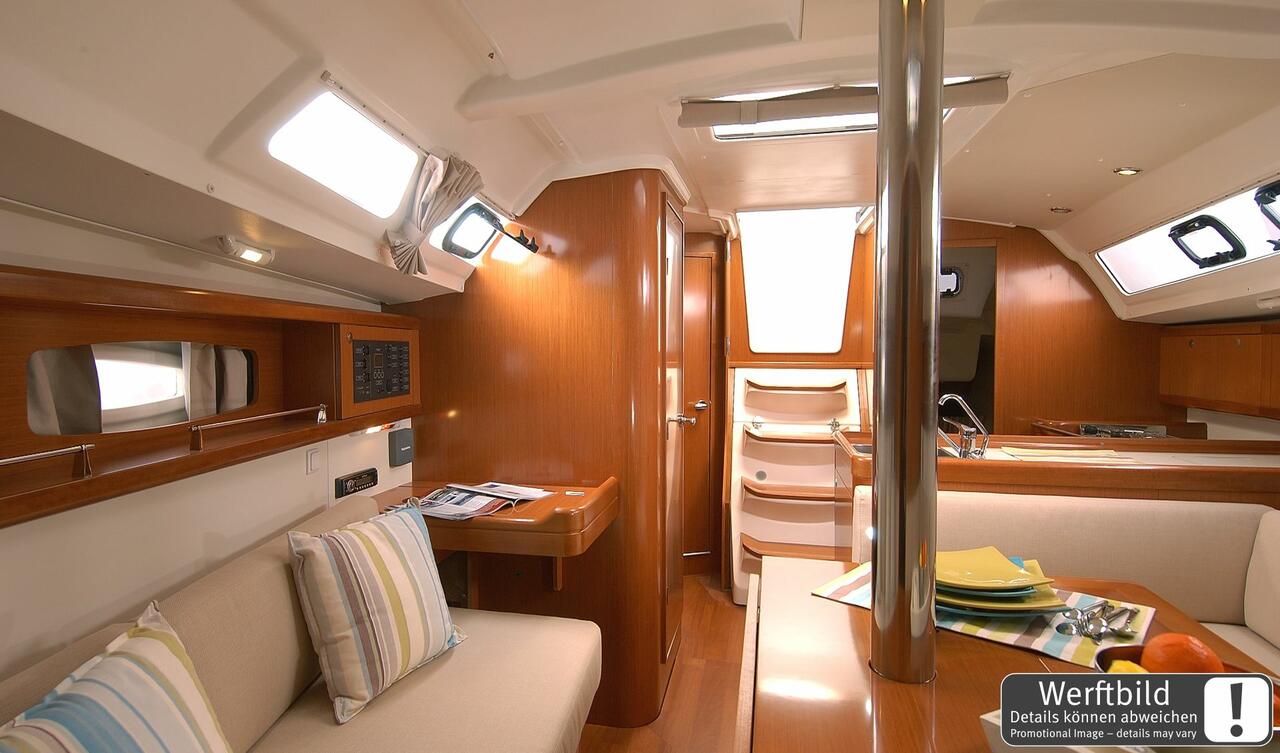 Photo #9 - Oceanis 34.2 (Tango) in Barth - 39618