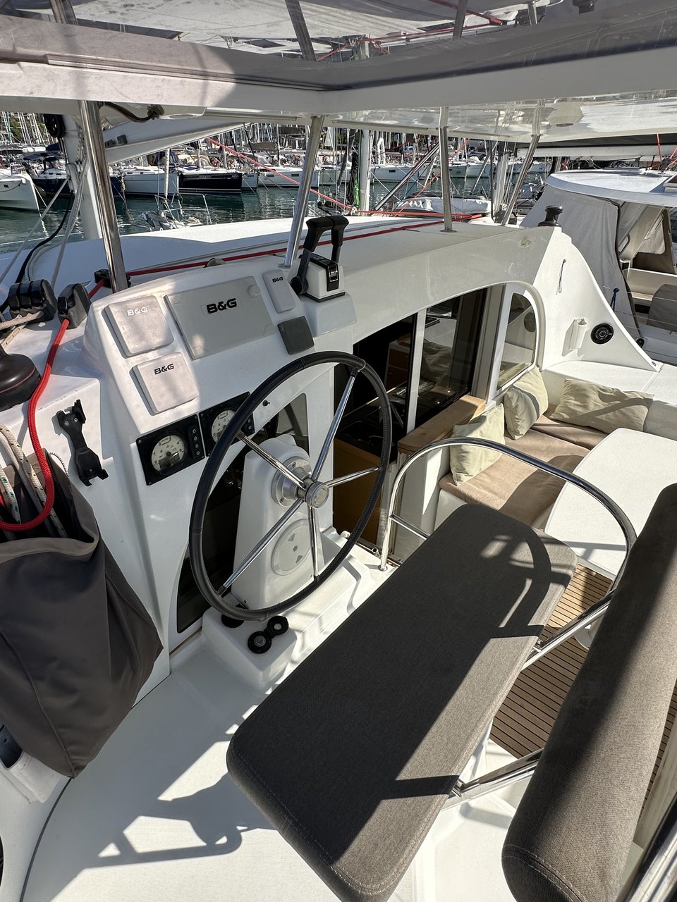 Photo #4 - Lagoon 380 - 3 cab. (Miko) en Fethiye - 39625