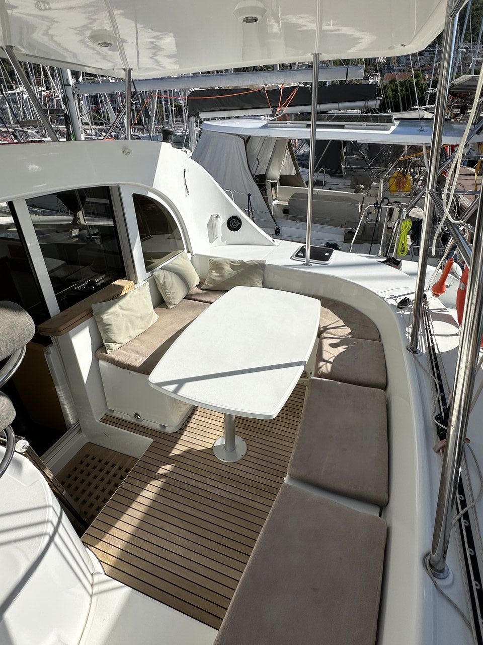 Photo #5 - Lagoon 380 - 3 cab. (Miko) en Fethiye - 39625