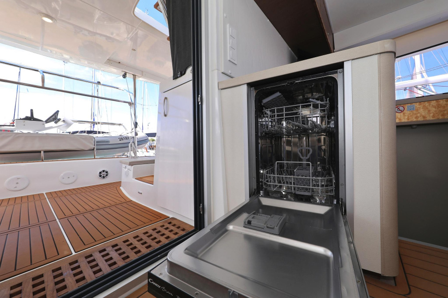 Photo #44 - Lagoon 42 - 4 + 2 cab. (Bolubo) in Vodice - 39632