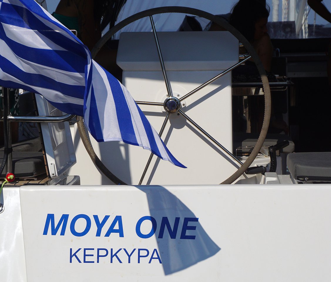 Photo #7 - Bavaria C50 Style - 4 + 1 cab. (Moya One) in Korfu - 39643