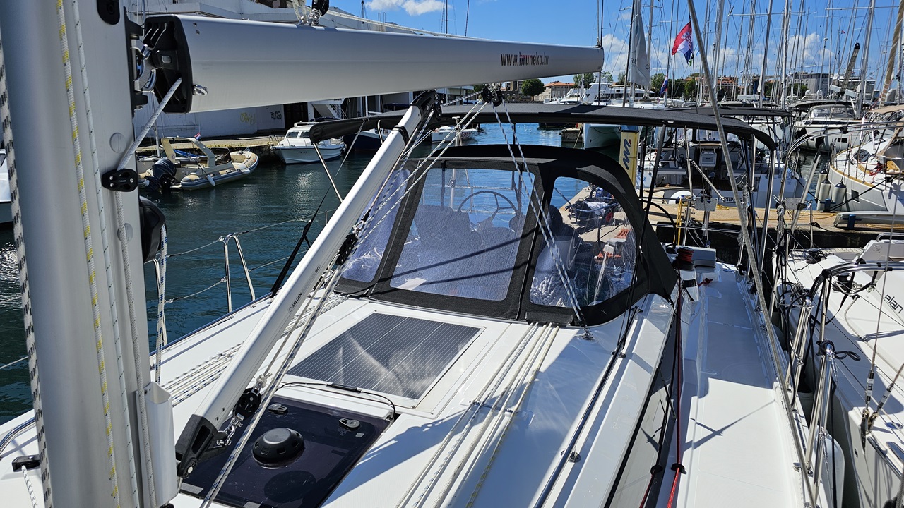Photo #14 - Bavaria C38 (Windchaser) in Zadar - 39657