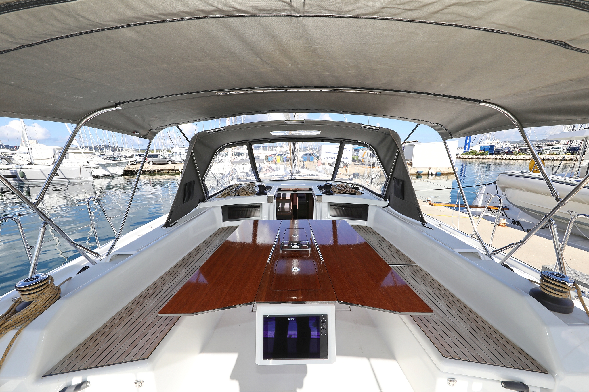 Photo #6 - Dufour 530 - 5 + 1 cab. (Blue Therapy) in Biograd - 39664