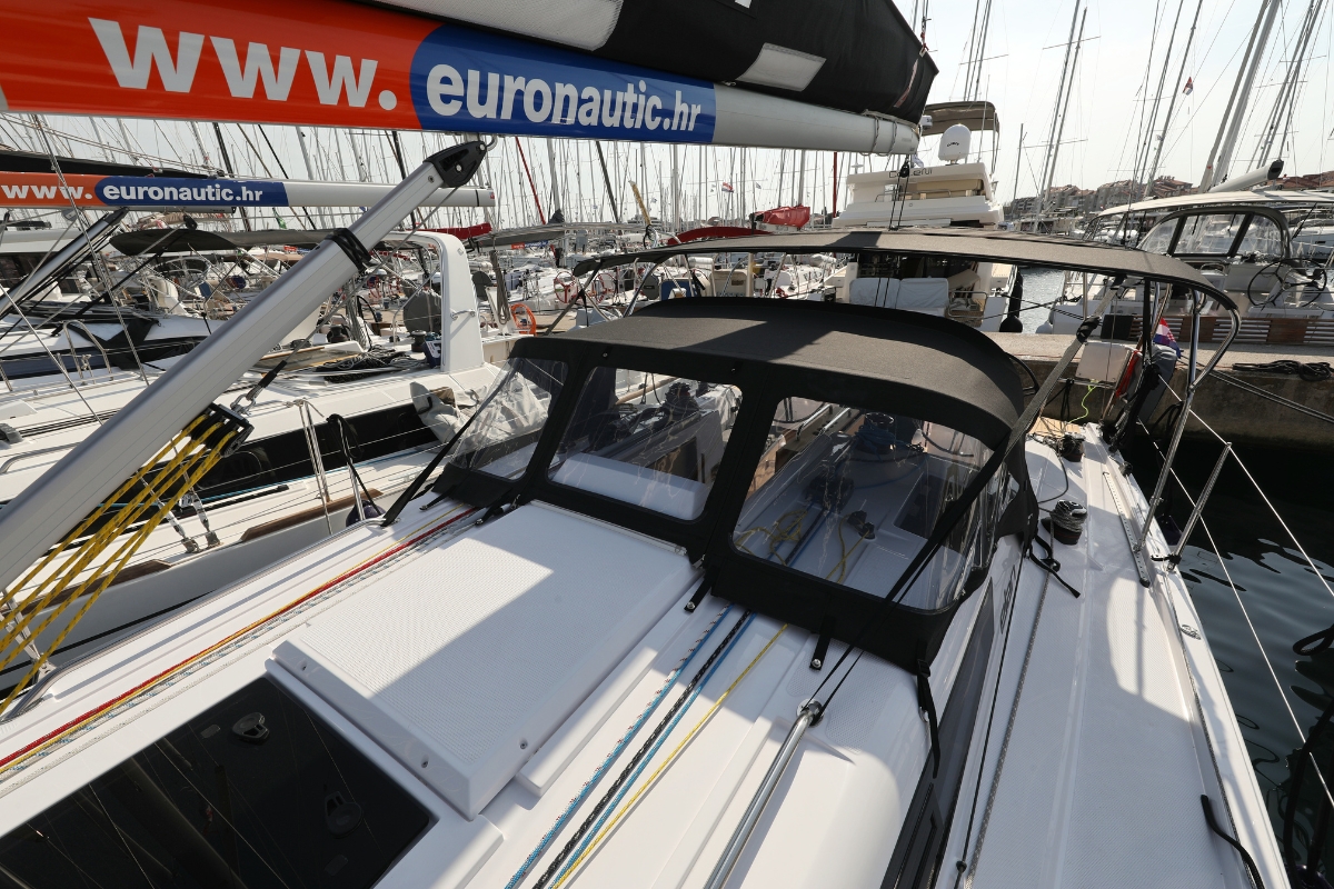 Photo #4 - Elan E4 (Twitter) en Biograd - 39679